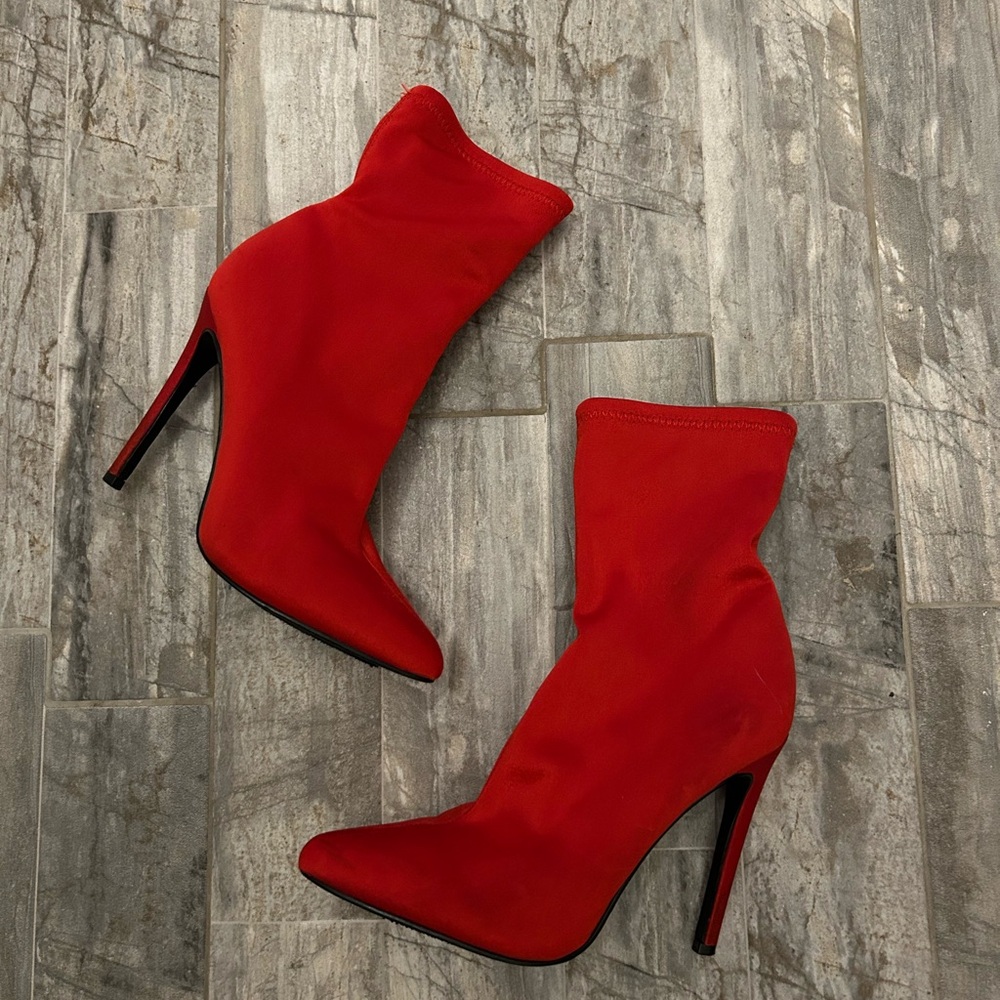 Steve Madden LOVELY Booties